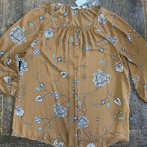 NWT Reitman’s Floral Blouse 🌼 - Picture 2 of 7